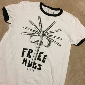 Aliens free hugs funny tee